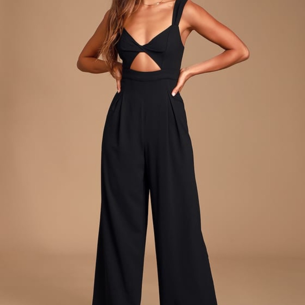 Lulu’s black cutout sweetheart twist wide leg jumpsuit NWT